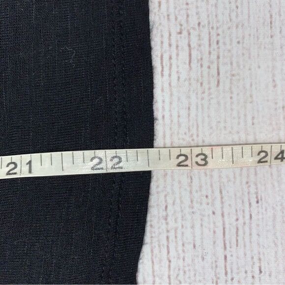 Apt 9 crewneck print shirt black women size XS - Picture 7 of 9